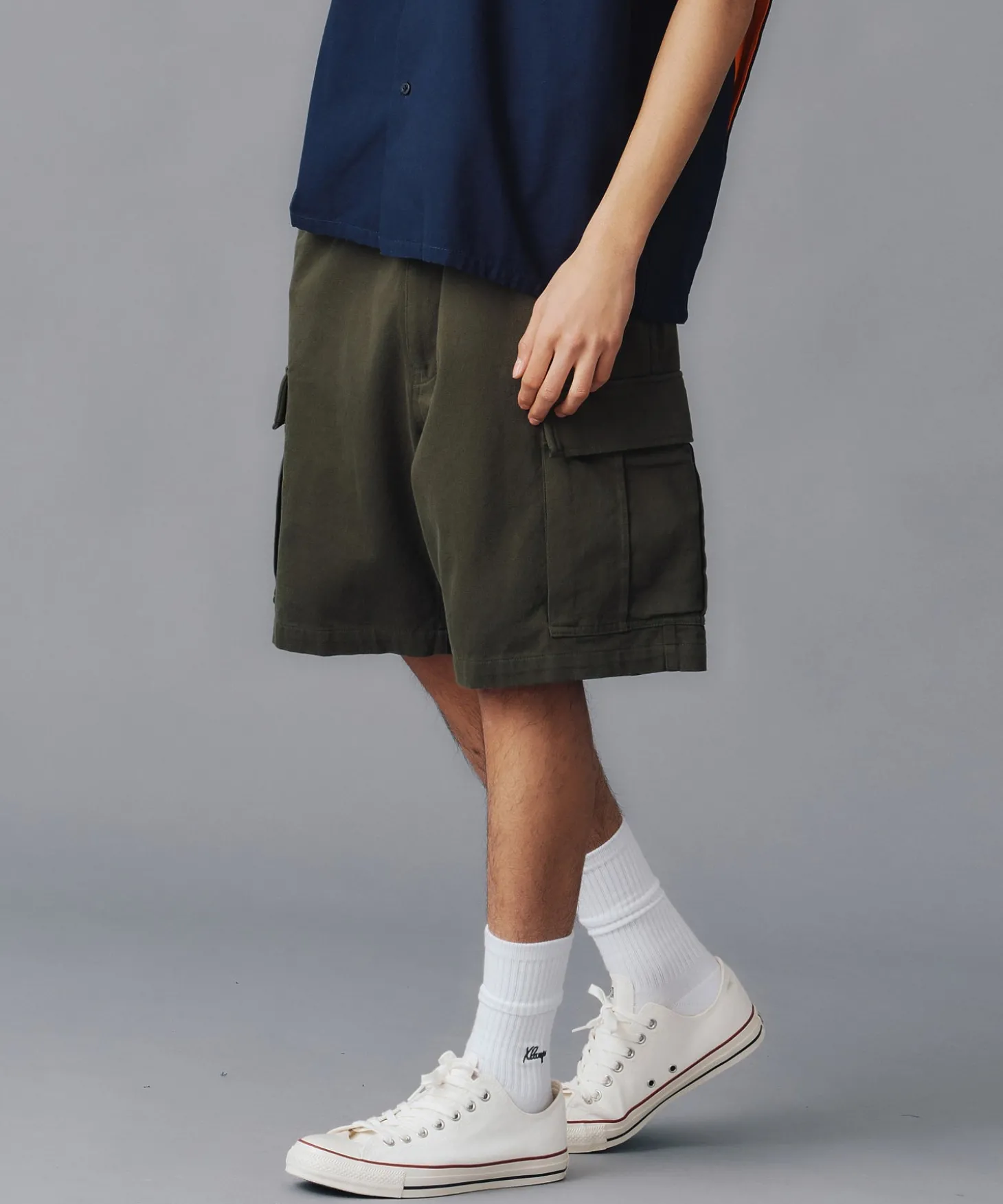 EMBROIDERED LOGO CARGO SHORT PANTS