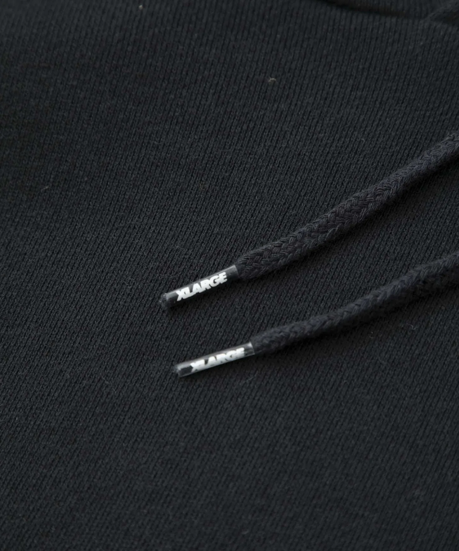 EMBROIDERY STANDARD LOGO PULLOVER HOODED SWEAT