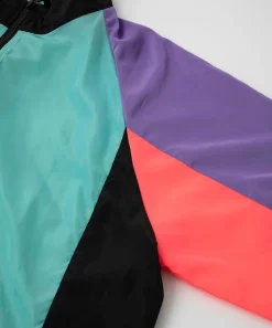PACKABLE NYLON JACKET